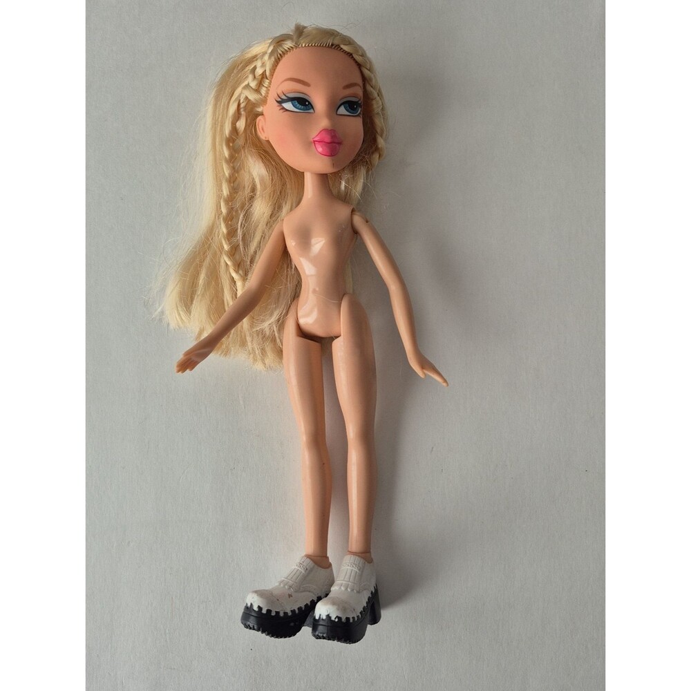 Bratz Play Sportz Cloe Cheerleader Fashion Doll VTG 2001 No Clothes 9 IN